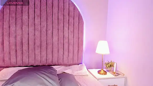 ShaylaDavis online show from February 2, 2026, 8:07 pm