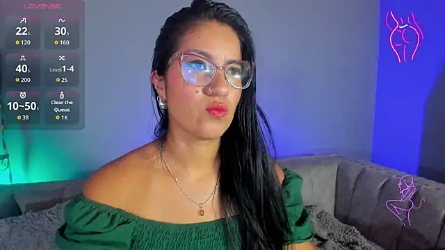 Snapshot of charlhot_ chatting on November 18, 2025, 12:42 pm charlhot online show from November 18, 2025, 12:42 pm