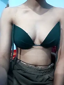 strip queennn online show from November 24, 2025, 6:40 pm