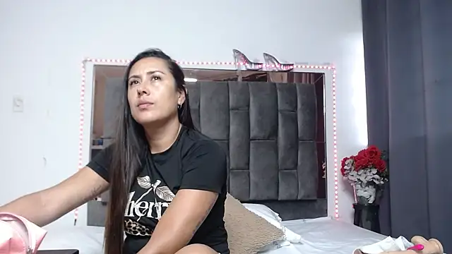 Salmma Milf online show from April 9, 2026, 11:37 am