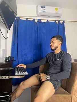 Kylian Alessandro online show from December 1, 2025, 12:32 pm