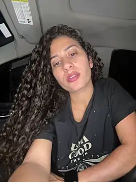 fernanda317 online show from April 8, 2026, 9:26 pm