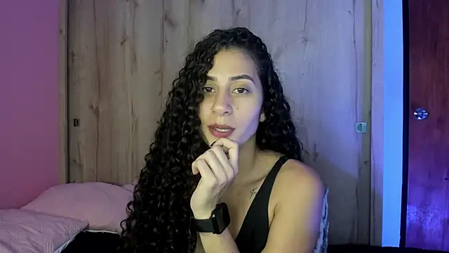 fernanda317 online show from April 16, 2026, 5:14 pm