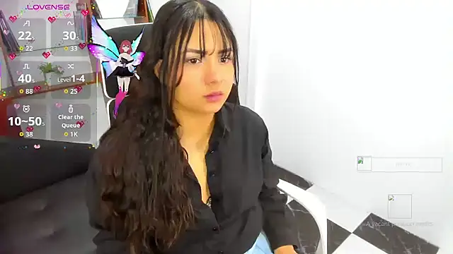 OrianaGarcia69 online show from October 17, 2025, 3:10 am