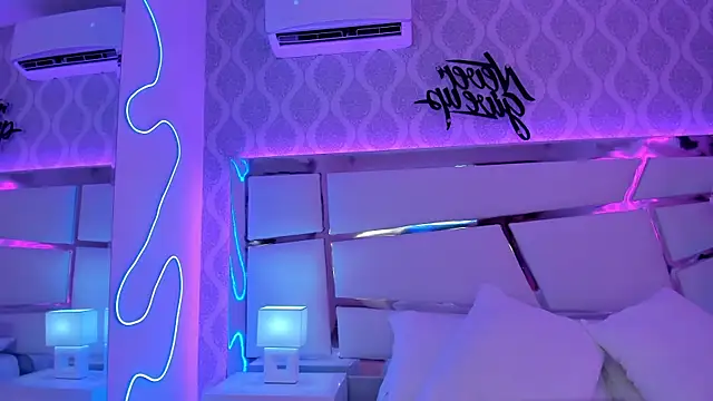 DevoraCarther online show from October 24, 2025, 3:19 pm