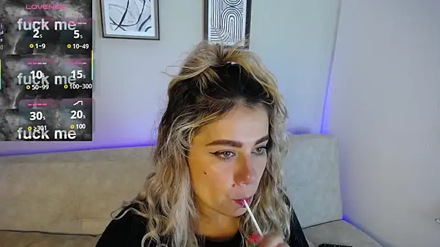 Sweet Bella Valery online show from November 6, 2025, 9:59 pm