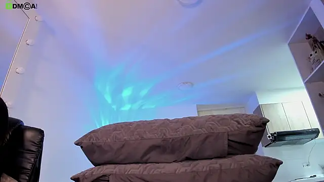 Snapshot of Mikeyvioleta_ chatting on February 25, 2026, 10:14 am Mikeyvioleta online show from February 25, 2026, 10:14 am