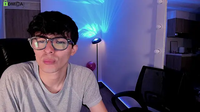 Mikeyvioleta  online show from March 4, 2026, 10:32 am