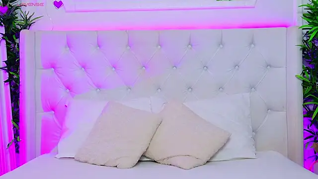 AriannaSins online show from December 2, 2025, 2:01 pm