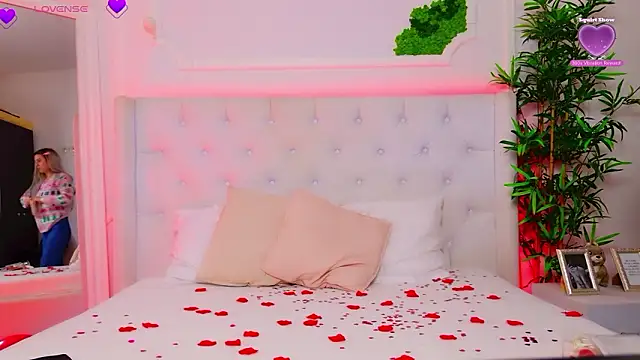 AriannaSins online show from February 13, 2026, 1:18 pm