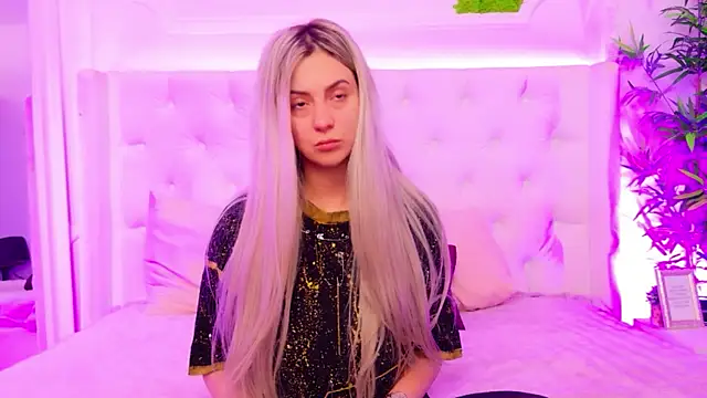 AriannaSins online show from April 3, 2026, 12:25 pm