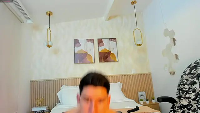 Valentino ceratii online show from October 21, 2025, 6:36 am