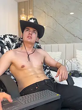 Valentino ceratii online show from October 22, 2025, 6:13 am