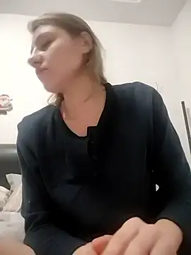 SandyCassie online show from November 30, 2025, 6:06 am