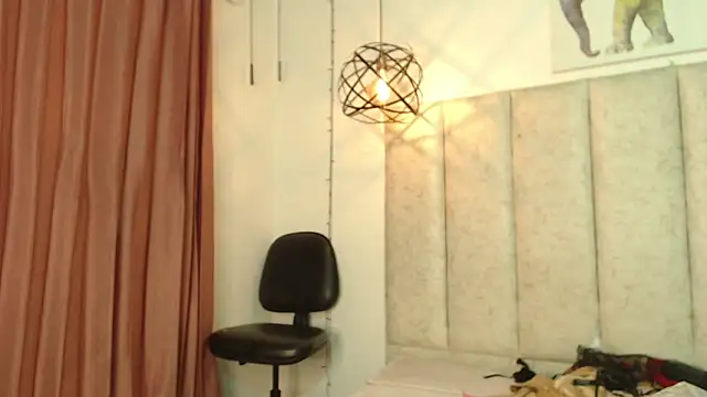 Snapshot of antonella_rosecs chatting on February 7, 2026, 4:38 am antonella rosecs online show from February 7, 2026, 4:38 am