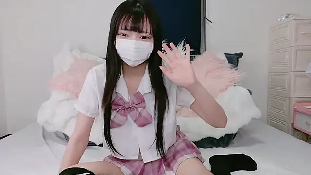 Snapshot of Mirai_oO16Oo chatting on October 21, 2025, 11:33 am Mirai oO16Oo online show from October 21, 2025, 11:33 am