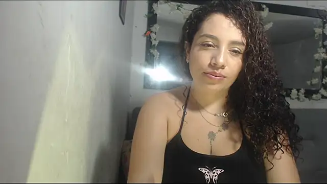 Snapshot of m_zoee chatting on November 23, 2025, 4:45 am m zoee online show from November 23, 2025, 4:45 am