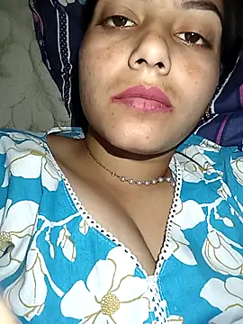 kiaara01 online show from October 17, 2025, 7:16 pm
