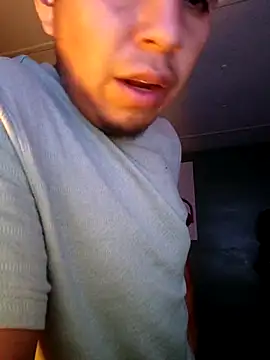 Snapshot of Penelargo1233r chatting on October 19, 2025, 10:21 pm Penelargo1233r online show from October 19, 2025, 10:21 pm