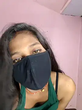 sweet couple99 online show from October 31, 2025, 5:03 pm