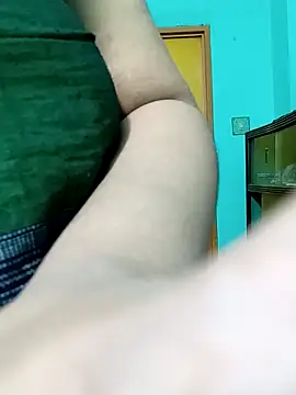 Snapshot of Porimoni22 chatting on November 16, 2025, 11:43 pm Porimoni22 online show from November 16, 2025, 11:43 pm