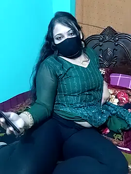 Snapshot of Porimoni22 chatting on November 22, 2025, 12:04 pm Porimoni22 online show from November 22, 2025, 12:04 pm