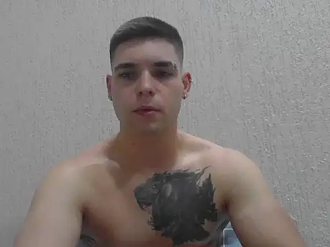 Snapshot of Zure-xxx chatting on November 14, 2025, 12:42 am Zure-xxx online show from November 14, 2025, 12:42 am