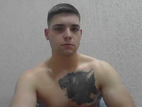 Snapshot of Zure-xxx chatting on November 14, 2025, 7:56 pm Zure-xxx online show from November 14, 2025, 7:56 pm