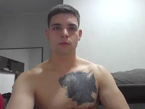 Snapshot of Zure-xxx chatting on November 23, 2025, 9:20 am Zure-xxx online show from November 23, 2025, 9:20 am