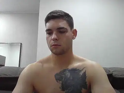 Snapshot of Zure-xxx chatting on November 27, 2025, 10:45 pm Zure-xxx online show from November 27, 2025, 10:45 pm