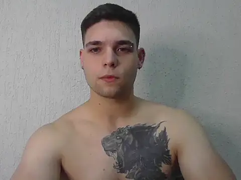 Snapshot of Zure-xxx chatting on January 5, 2026, 7:39 pm Zure-xxx online show from January 5, 2026, 7:39 pm