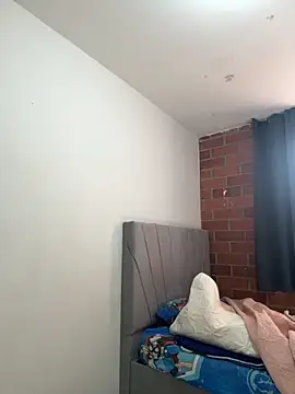 valentina herrrera online show from October 23, 2025, 2:27 pm