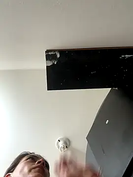 valentina herrrera online show from November 10, 2025, 4:17 pm