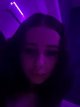 AliceLune online show from February 9, 2026, 2:32 pm