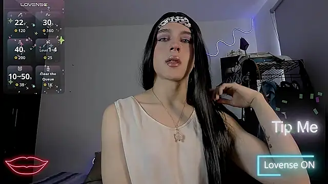 Snapshot of Lyric_Mirage chatting on October 30, 2025, 2:29 pm Lyric Mirage online show from October 30, 2025, 2:29 pm