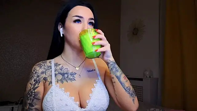 EvaXXRoseXX online show from October 16, 2025, 3:29 am