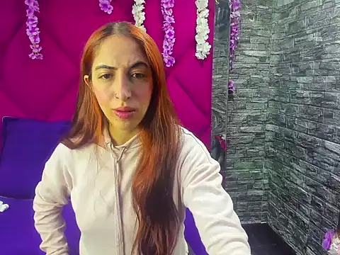 MariamGray1 online show from October 16, 2025, 5:25 pm