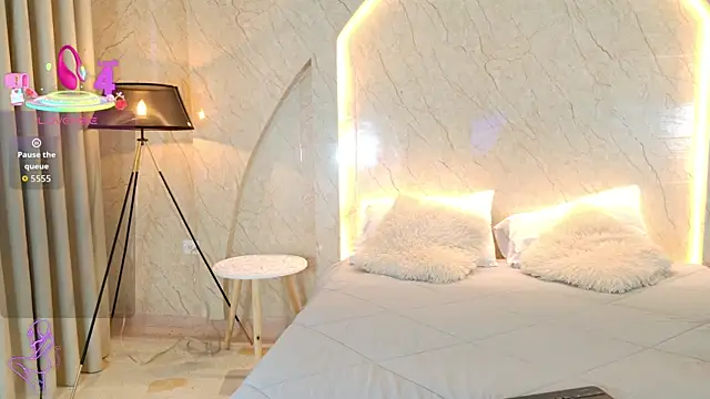 Antonella Russo1 online show from March 23, 2026, 1:04 pm