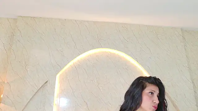 Antonella Russo1 online show from April 17, 2026, 4:54 pm