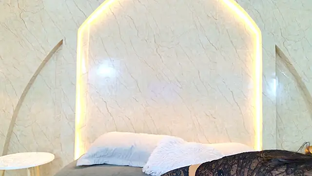Antonella Russo1 online show from May 19, 2026, 1:39 pm
