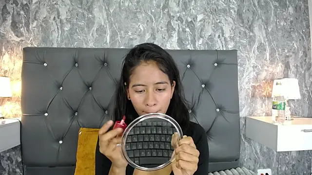 EuphoriaSavage online show from November 14, 2025, 1:10 pm