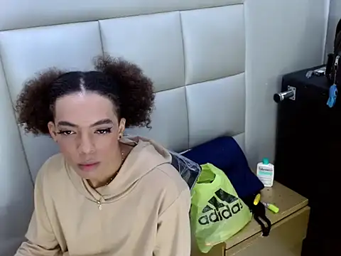 WinnyBarness online show from October 31, 2025, 2:34 am