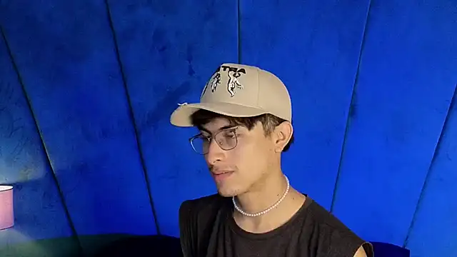 Aaron Eze online show from October 28, 2025, 9:28 pm