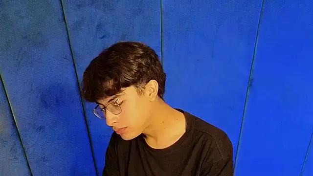 Aaron Eze online show from November 1, 2025, 10:12 pm