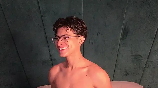 Aaron Eze online show from March 3, 2026, 11:16 am