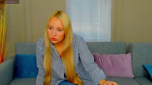 Snapshot of AuroraSkyee chatting on October 30, 2025, 12:17 pm AuroraSkyee online show from October 30, 2025, 12:17 pm