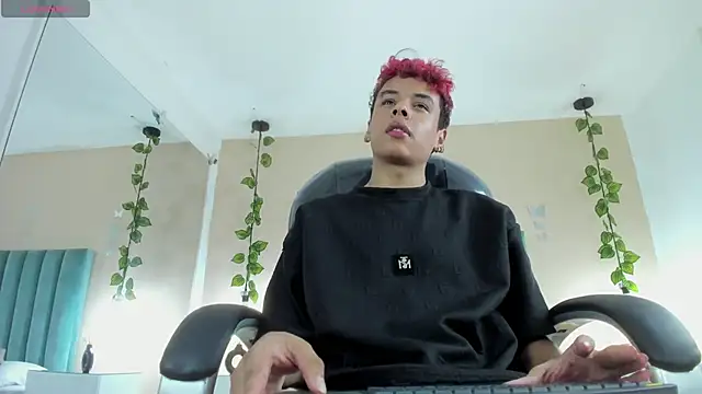 Snapshot of Xavier_Fox___ chatting on February 11, 2026, 7:52 pm Xavier Fox online show from February 11, 2026, 7:52 pm