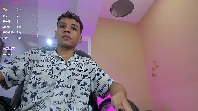 Snapshot of Xavier_Fox___ chatting on March 3, 2026, 7:42 pm Xavier Fox online show from March 3, 2026, 7:42 pm