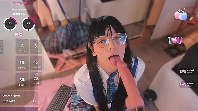 michelle cutee  online show from December 2, 2025, 8:37 pm