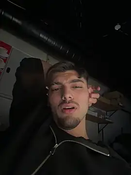 Snapshot of emir343475 chatting on October 16, 2025, 10:33 pm emir343475 online show from October 16, 2025, 10:33 pm